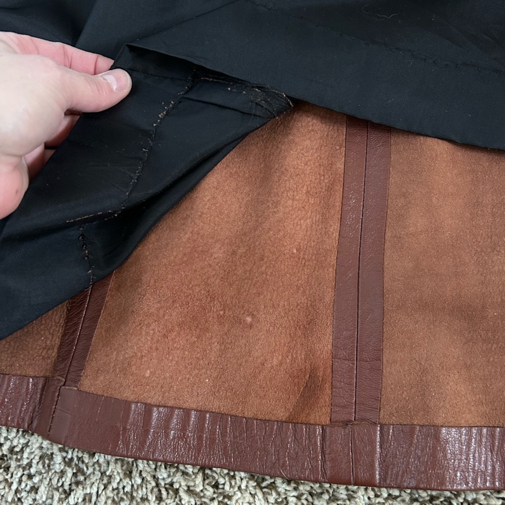 Vintage Genuine Leather Trench Coat — Brown (Fits Like Size 6) - Picture 6 of 8